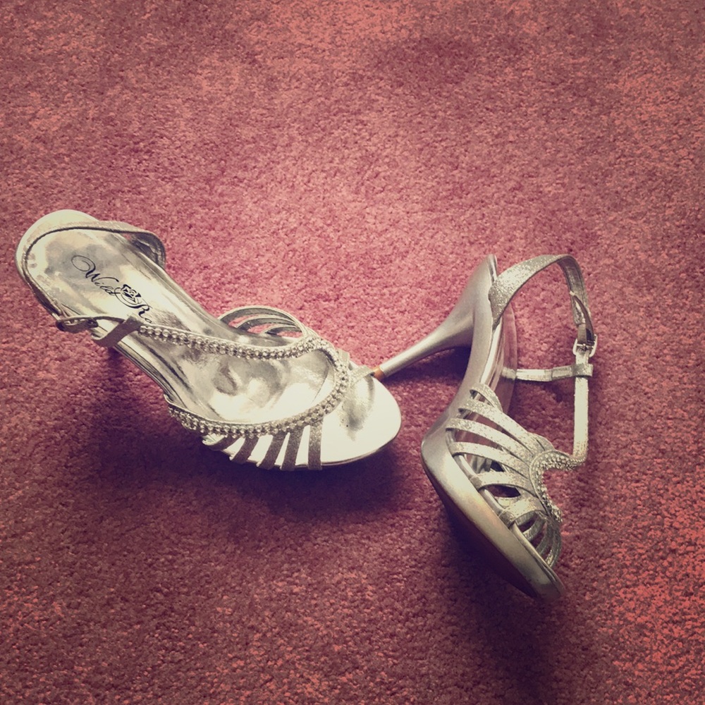 Wild rose heels